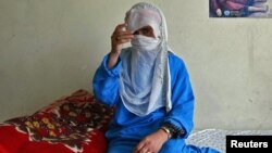 عکس جنبه تزئینی دارد. این خانم که معتاد به مواد مخدر است در کلینک سانگه آماج تحت درمان قرار دارد. 