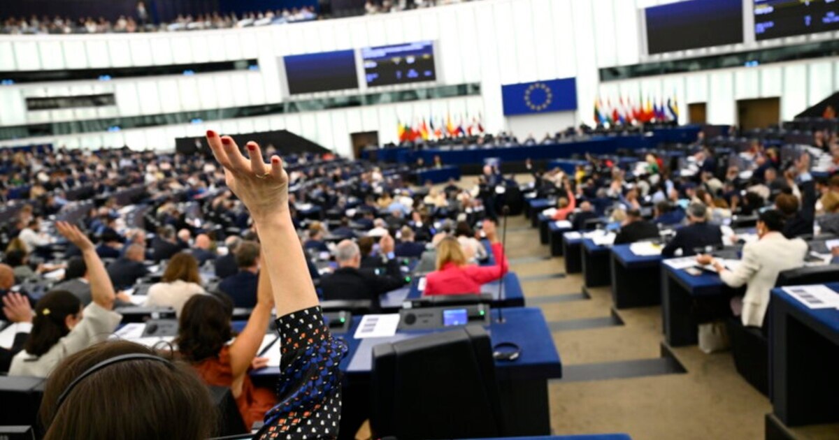 Европейският парламент (ЕП) прие , с която осъжда продължаващите военни