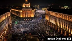 Протестът в София на 10 декември 2025 г. Снимка с дрон: Ясен Джабиров.