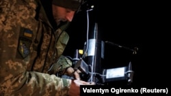 Ілюстраційне фото. Військовий підрозділу ППО 420-го окремого батальйону безпілотних систем «Хорт» готується до бойової зміни на Харківщині, березень 2026 рокуid Russia's attack on Ukraine, in Kharkiv region, Ukraine March 18, 2026
