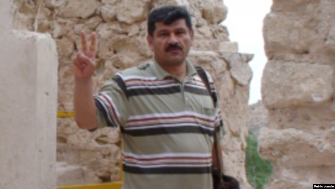 بهمن احمدی امويی از سوی شعبه ۵۴ دادگاه تجديد نظر به پنج سال زندان قطعی محکوم شده است.