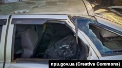 Легковий автомобіль поліцейських пошкоджений, повідомила пресслужба