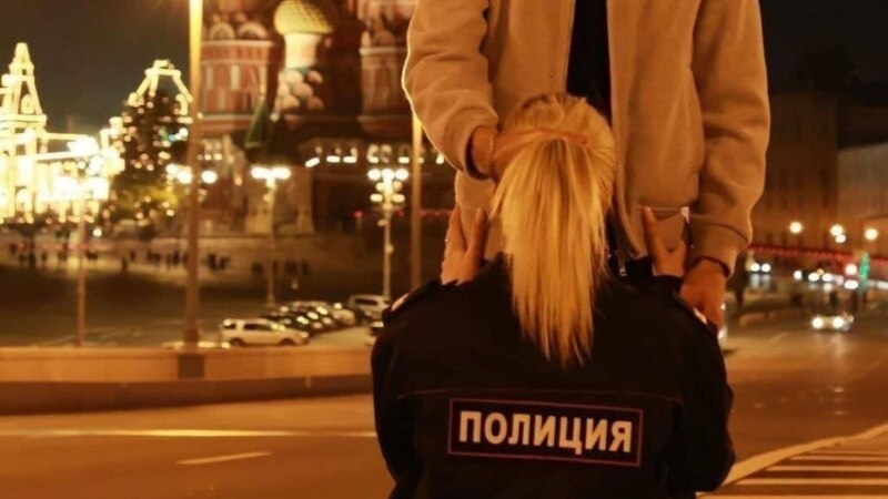 Россия: блогеру и модели грозит по 10 месяцев колонии за фото на фоне храма