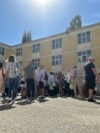 Elevii de gimnaziu pot depune contestații doar dacă sunt însoțiți de un părinte sau de tutorele legal (imagine de arhivă).