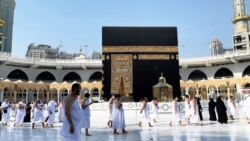 Hodočasnici obavljaju umru