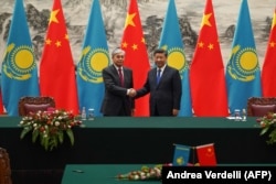 Chinese President Xi Jinping (right) with Kazakh President Qasym-Zhomart Toqaev in Beijing on September 11, 2019. Political fallout from Russia's invasion of Ukraine could lead to Beijing becoming even more appealing as a partner to countries in Central Asia.