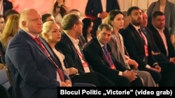 Vasile Bolea de la partidul Renaștere (primul din stânga) și Alexei Lungu de la partidul Șansă (primul din dreapta), alături de Ilan Șor (centru), la evenimentul de lansare a blocului Victoria, Moscova, 6 iulie 2025. Toate trei formațiuni politice ar trebui acum dizolvate.