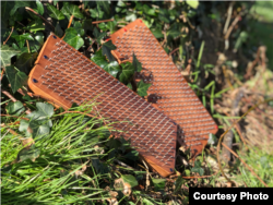 Доски для микромассажа, которые изготовляет Анна