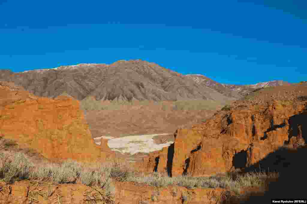 Вид из глубины каньонов.