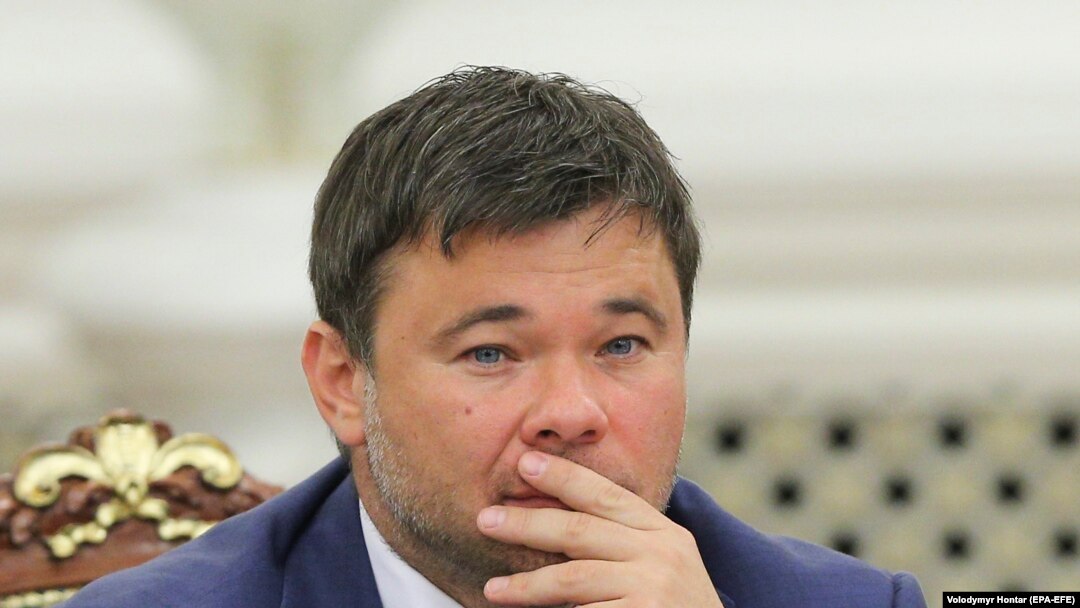 «На офіційному допиті свідок повідомив, що такою інформацією не володіє, підтверджень і доказів у нього немає, а про можливі незаконні дії українських посадових осіб він дізнався з відкритих джерел і засобів масової інформації», – сказали у ДБР