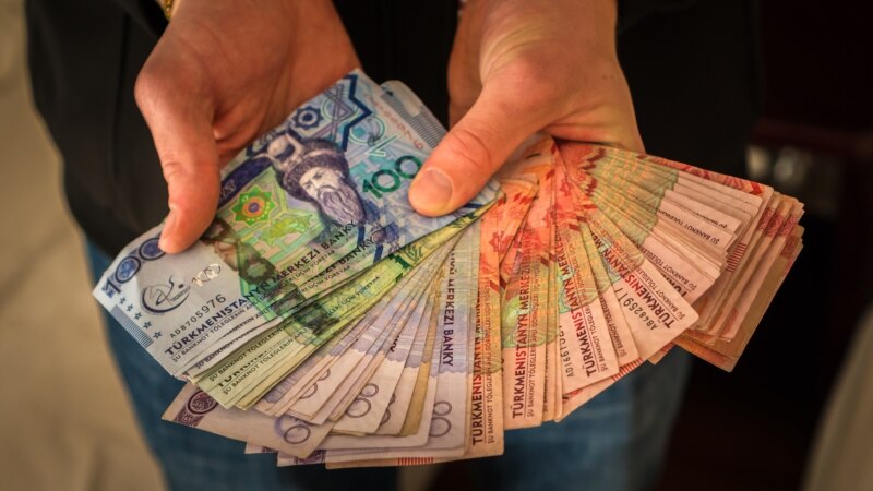Türkmenistanda gara bazarda dollar ýene gymmatlaýar
