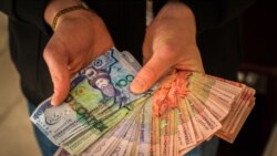  Dollarynyň gara bazardaky nyrhy 10%-den aşa peseldi