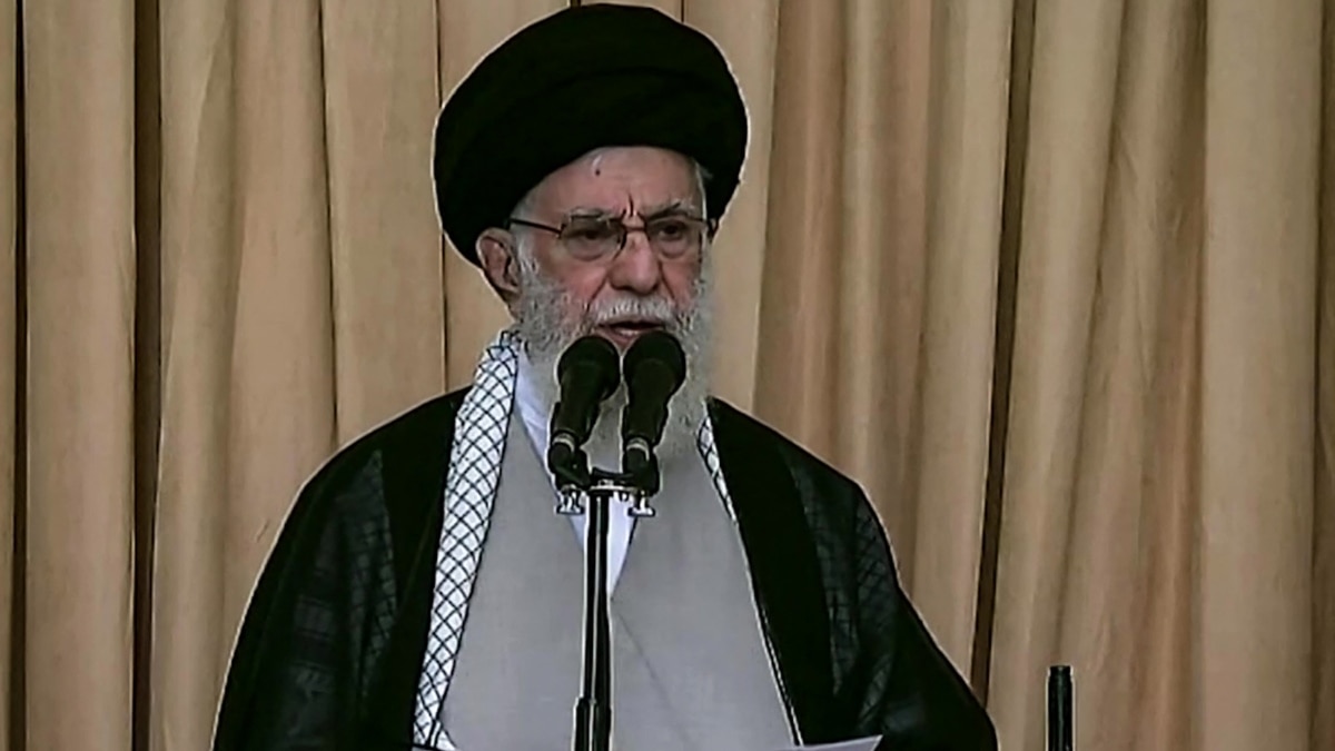 Khamenei threatens the US and Israel with a crushing response