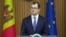 Prim-ministrul Vasile Tofan prezintă, la o conferință de presă, noua lege a salarizării, Chișinău, 19 august