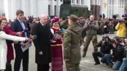 Турчинов вручив дипломи випускникам-нацгвардійцям (відео)