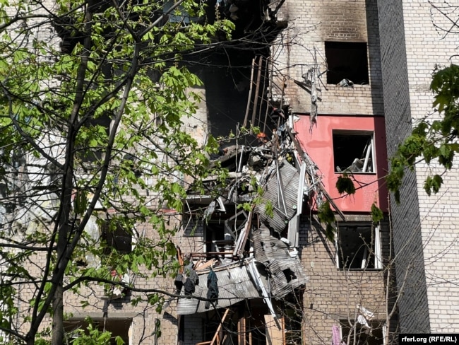 Наслідки російської атаки по житловому будинку Дніпра. Троє загиблих. Україна, 23 квітня 2026 року