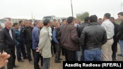 Протест водителей на строительстве дороги Алят-Астара, 29 апреля 2013       