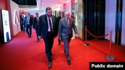 Վարչապետ Նիկոլ Փաշինյանը և Կոնստանտին Սոկոլովը Viva Armenia-ի հիմնադրման 20-ամյակին նվիրված միջոցառմանը, Երևան, 1-ը հուլիսի, 2025թ.