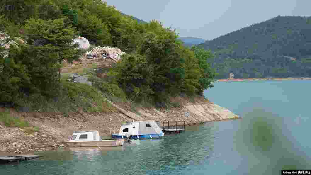 Liqeni i Ujmanit shërben për furnizim me ujë, për ftohjen e termocentraleve që prodhojnë rrymë dhe uji i këtij liqeni po ashtu përdoret për ujitje.
