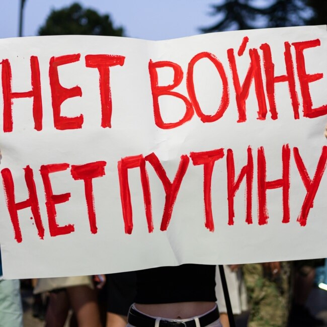 Большой опрос. Бежавшие от мобилизации россияне говорят о войне