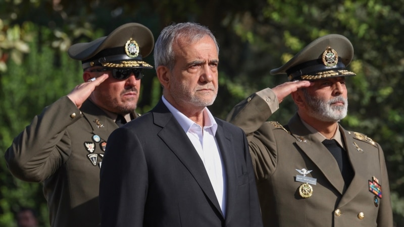 Pezeshkian de Irán dice que acuerdo con EE.UU. fue coordinado con el líder supremo