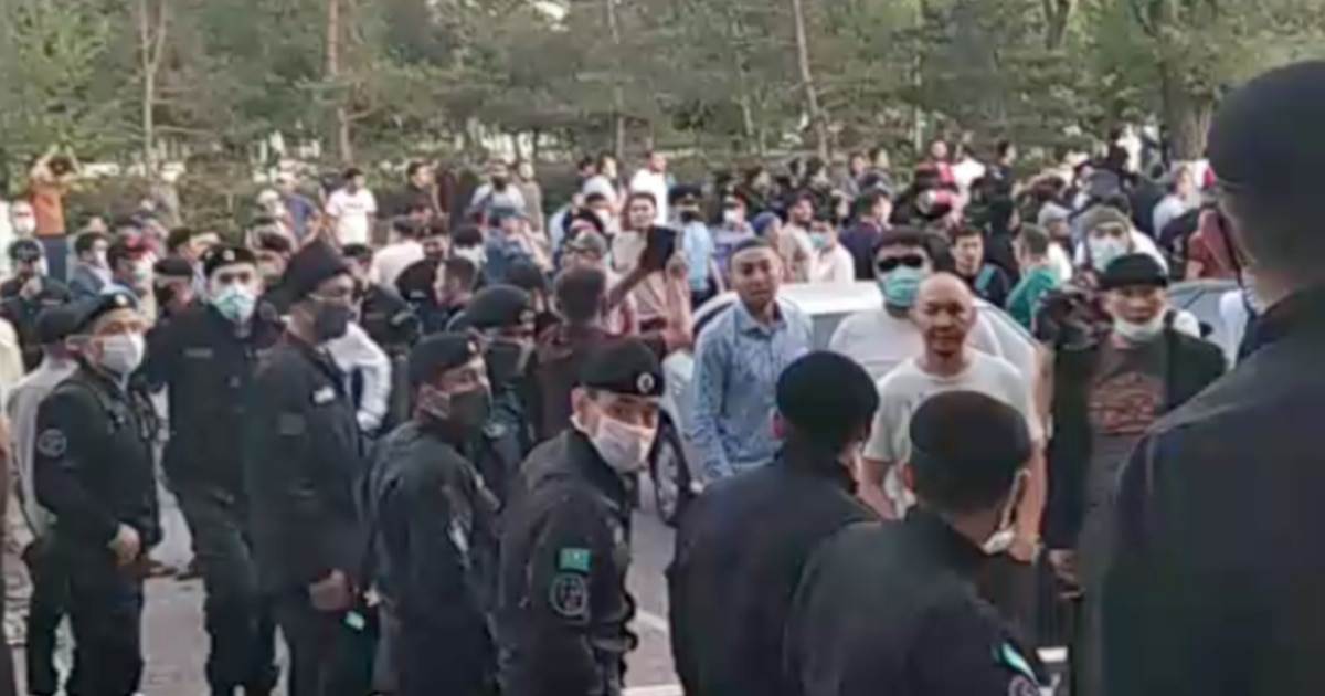 Эротика әдемі ананы трахает