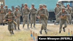 Nagorno Karabakh -- Soldiers undergo training at a Karabakh Armenian army base, 28Oct2012