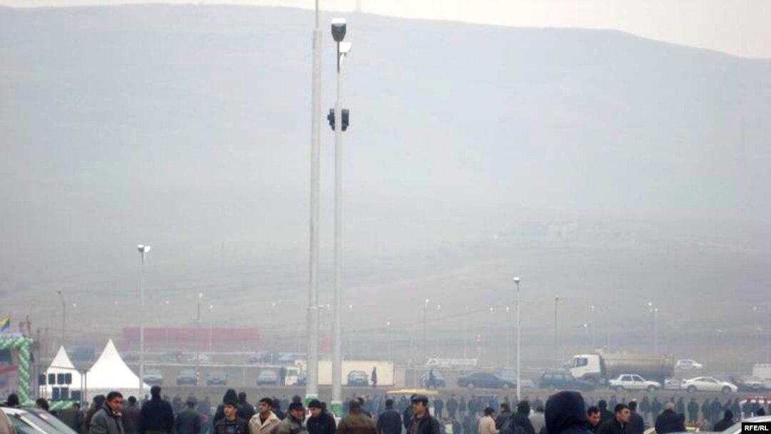 Rustavidəki maşın bazarı 