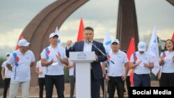 Марат Аманкулов 2020-жылдын октябрында өткөн шайлоо маалында "Биримдик" партиясынын лидерлеринин бири болгон. 