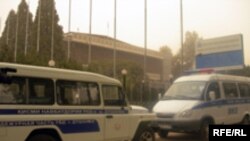 Тожикистон Ички ишлар вазирлиги масъуллари қирғизистонлик ҳуқуқ фаоли Неъматулло Бўтақўзиевнинг бедарак йўқолгани ҳақида вазирликка ариза тушмаганини билдирдилар.