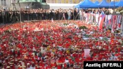 Czech Republic -- Residents of Prague said farewell to three hockey players who died in a plane crash near Yaorslavl in Russia, Prague, 11Sep2011