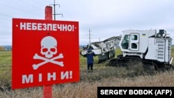 За даними обласної влади, наразі на деокупованій Херсонщині сапери обстежили 224 171,1 гектарів, з них 196 087,9 гектарів – землі сільськогосподарського призначення (ілюстраційне фото)