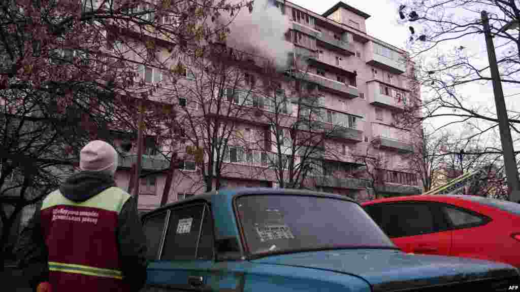 Az orosz támadás lakóépületeket ért. Több épület kigyulladt, közölték az ukrán hatóságok