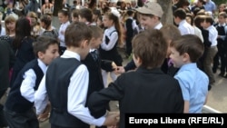 Elevi ai Liceului Mircea Eliade