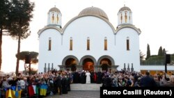 Папа Римський Франциск зустрівся з вірянами Української греко-католицької церкви та главою УГКЦ Святославом Шевчуком під час відвідин собору Святої Софії в Римі, 28 січня 2018 року