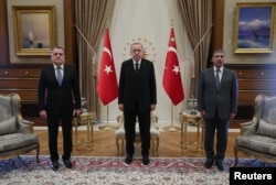 Президент Турции Эрдоган встречается в Анкаре с министром иностранных дел Азербайджана Байрамовым и министром обороны Гасановым 11 августа 2020 года