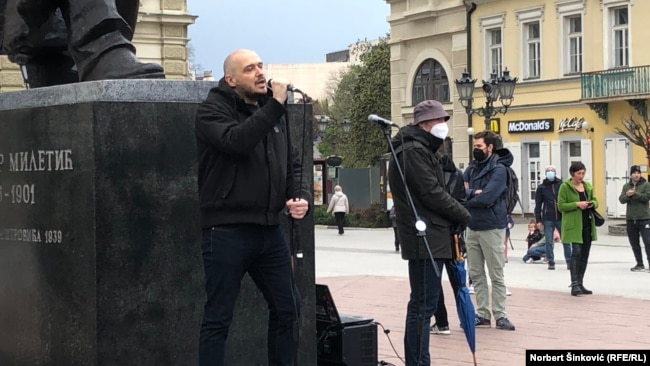 Daško Milinović na antifašističkom protestu (19. april 2021)