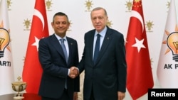 دیدار اردوغان رئیس‌جمهور با ازل رهبر اصلی اپوزیسیون حزب جمهوری‌خواه خلق ترکیه، آنکارا، دوم مه