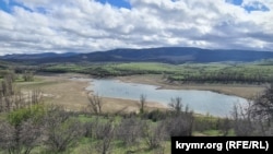 Зміліла південна частина Білогірського водосховища. 22 квітня 2026 року