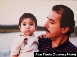 محمود عطار و دخترش در جوانی