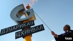 Открытие 160-километрового газопровода в августе 2009 года (архивное фото)