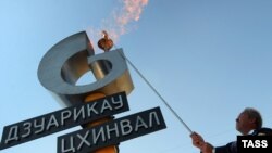 Уже разрабатывается проект прокладки газопровода из Цхинвала в Ленингор: в конце следующего года в села района должен быть подан российский газ