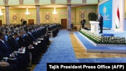 Претседателот Рахмон за време на денешното обраќање пред таџикистанскиот Парламент