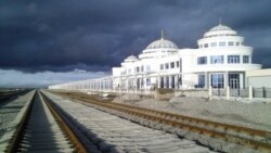 Железнодородная станция Берекет в Туркменистане.