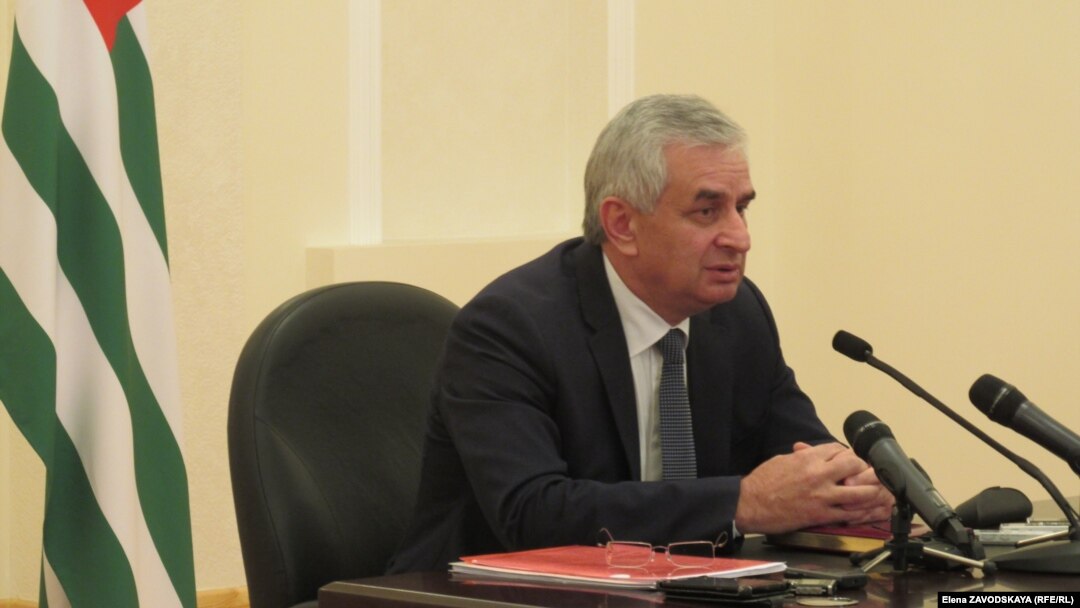 Основная часть доклада Хаджимба прозвучала на абхазском языке и продолжалась более получаса