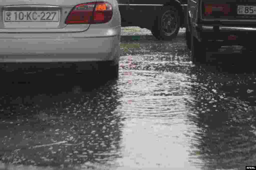 Yağma, yağış, Bakı gözləmir səni... #14