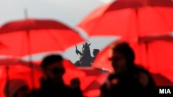 Марш со отворени црвени чадори во поддршка на сексуалните работници, Скопје 2013.
