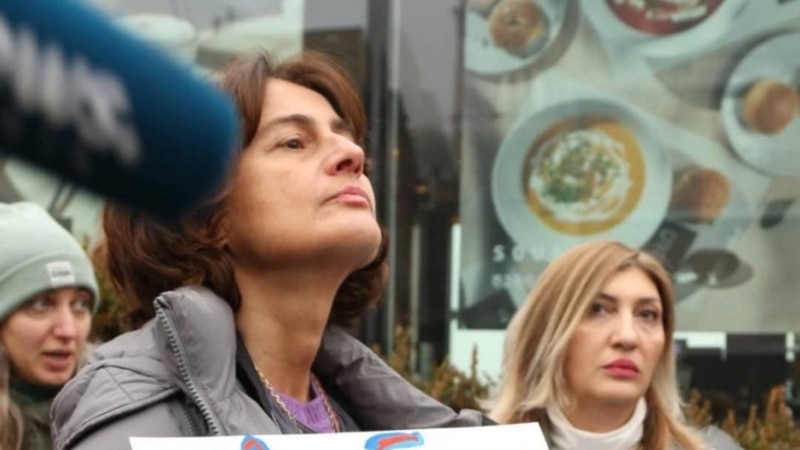 ჟურნალისტი ნინია კაკაბაძე დააკავეს – „მედიაჩეკერი“