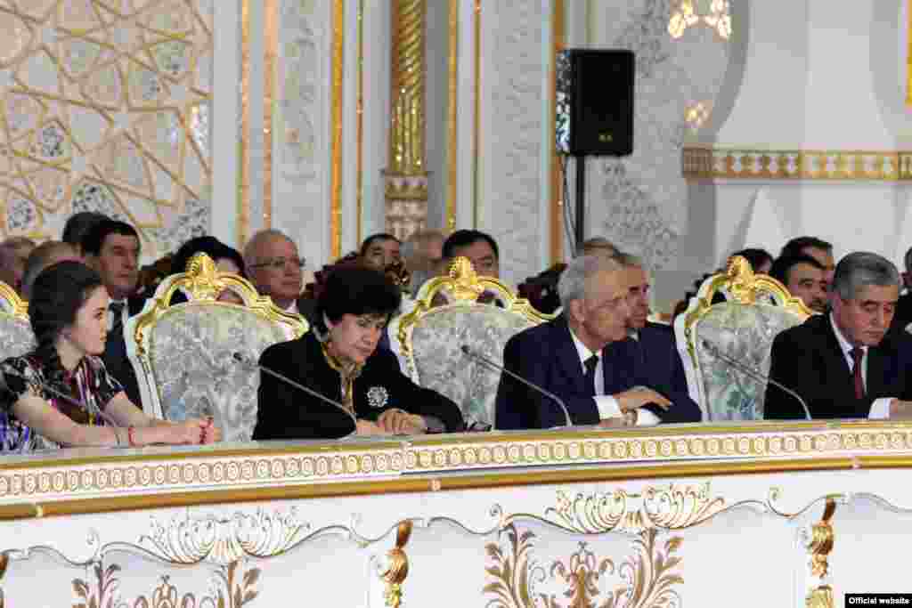 Мулоқоти раиси ҷумҳури Тоҷикистон бо зиёиён.