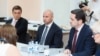 Reprezentanții Partidului Democrat Modern (PDDM), depunând la Comisia Electorală Centrală listele de candidați pentru alegerile parlamentare. Chișinău, 18 august.